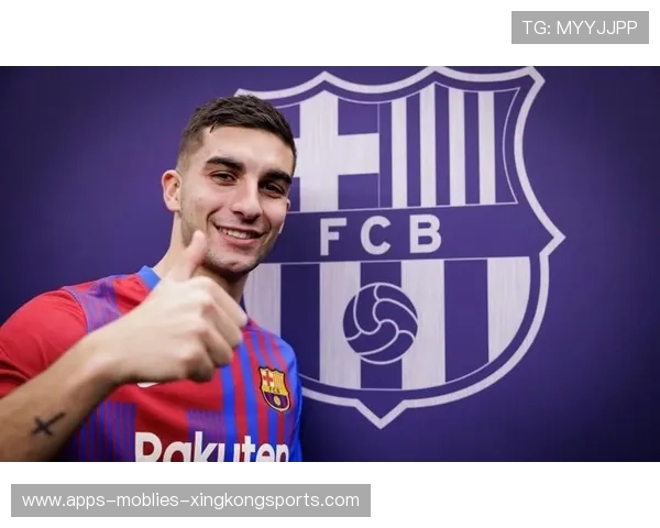 费兰托雷斯后仰凌空扫射险些破门，巴萨前场多线开花